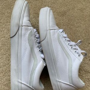 White Classic Vans Size 9 Women’s 7.5 Men’s